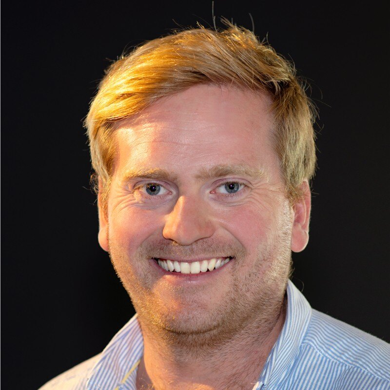 Dr Julian - Headshot